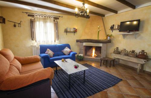 Laroya House | casa familiar matasiete - with swimming pool