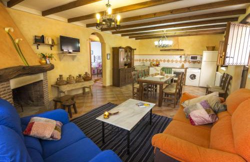 Laroya House | casa familiar matasiete - with swimming pool