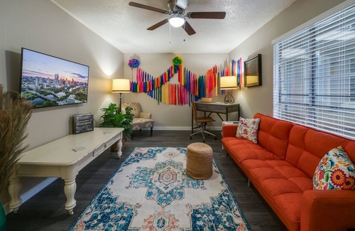 South Manchaca Apartment | Casa Feliz - Festive SoCo apt1/1