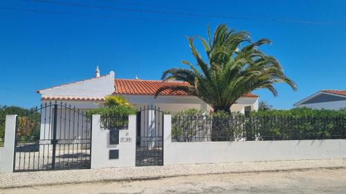 Aljezur House | Casa Flora - Vale da Telha - Nature - Surf & Sun