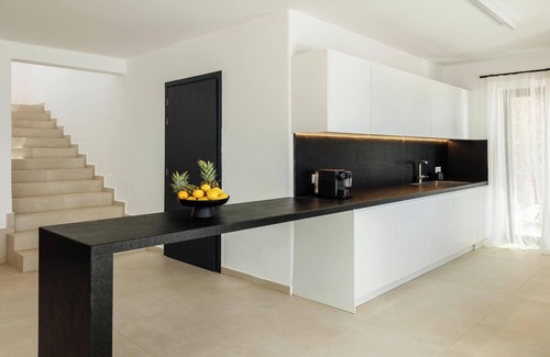 Faros Armenistis Villa | Casa Fly - A Top Luxury Villa with minimal aesthetic & breathtaking views