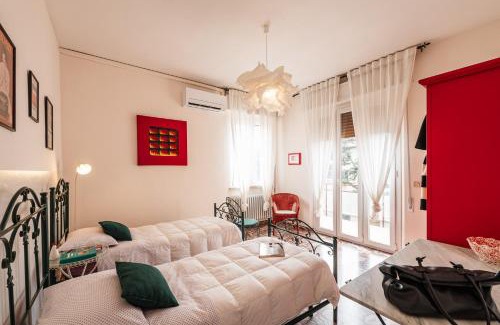 Senigallia Bed & Breakfast | Casa Fuori Casa - 200 mt dal casello autostradale, parcheggio gratuito, garage moto