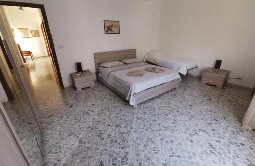 Giovinazzo Apartment | Casa Gialì - sea ​view home for family