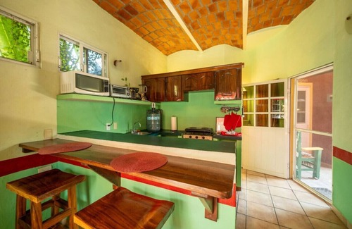 San Francisco Apartment | Casa Happy Sol - Cangrejo: Pool, Surf, & Relax