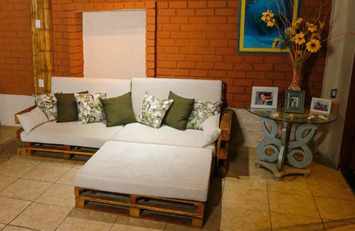 Viru House | Casa Hostal Puerto Mori