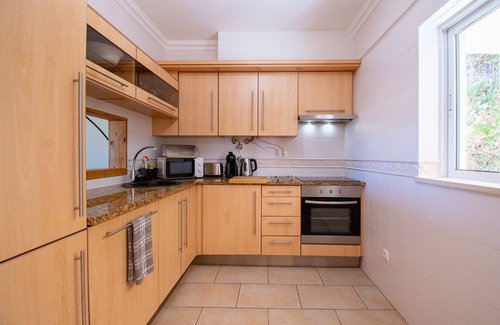 Estombar Apartment | Casa Kantara Apartment with Balcony