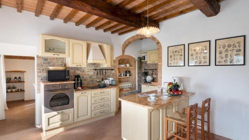 Pomarance Villa | CASA LA FENICE 8&2, Emma Villas