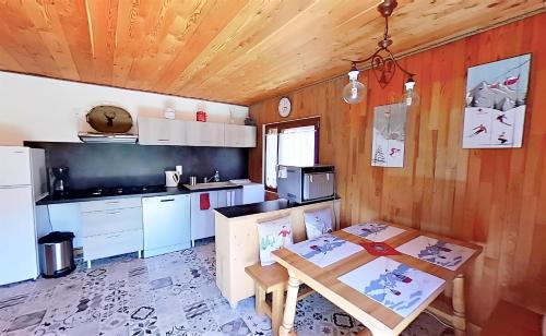 Saint-Veran Apartment | CASA-La Lobio foot of the slopes breathtaking views 4p