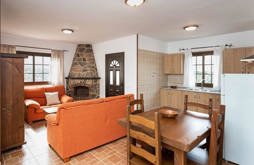 Villaverde House | Casa La Vera, 5 bedroom, 5 bathroom villa with garden and private pool