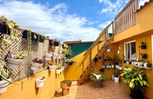 Castillo del Romeral House | Casa las Caracolas