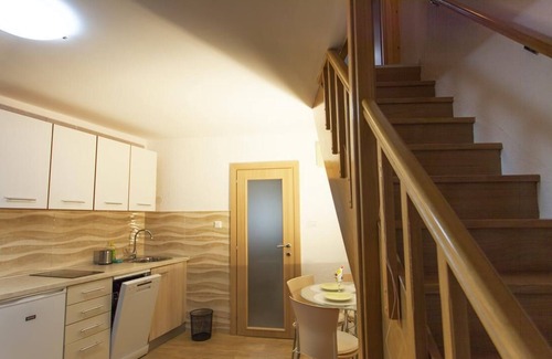 Cres House | Casa Laura Cres, 100m to the beach, 6 people, great location, free WiFi