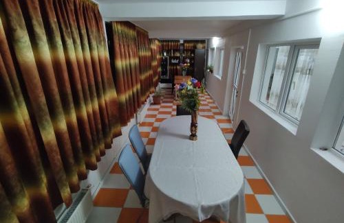 Calarasi House | Casa Leny