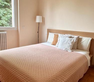 Como Bed & Breakfast | Casa Ling -AC - parking-2Bathrooms