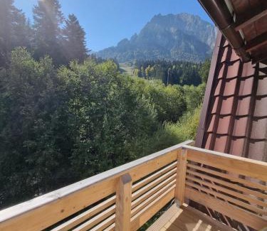 Busteni House | CASA MALVINA