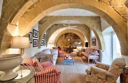 Kercem Villa | Casa Mezzodì' - Luxurious 18th C. Farmhouse with Gardens & Pool