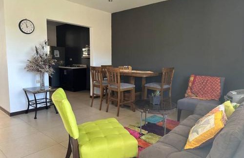 San Isidro Apartment | Casa mirando a la montaña, camino al volcán