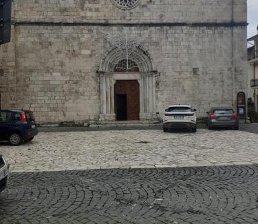 Celano House | Casa nel vicoletto