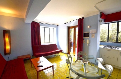 Milazzo House | Casa Ntoni C: A modern and graceful apartment situated at a short distance from the beach, with Free WI-FI.