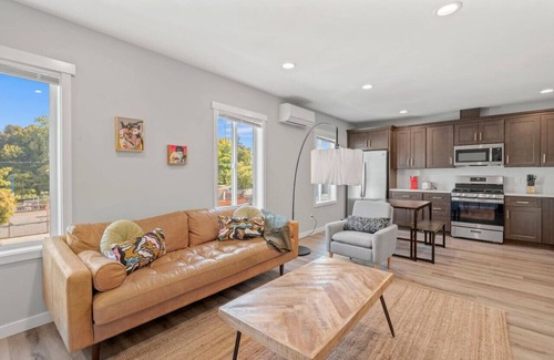 New Tacoma House | Casa Pop - Old Town/Stadium District Retreat