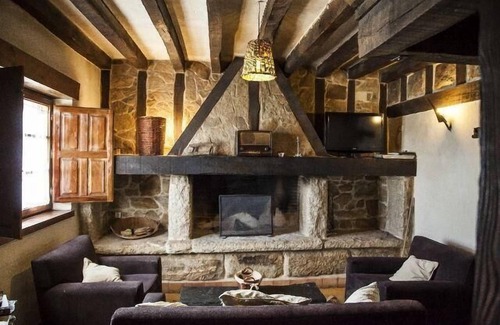 Bermellar Other | Casa Rural "Orgullo" with jacuzzi