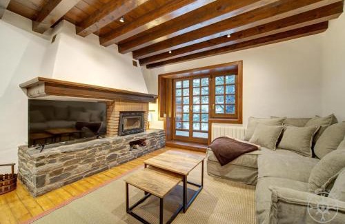 Casarilh House | CASA SALIENT de Alma de Nieve