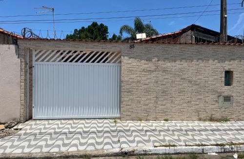 Real House | Casa simples, ampla e confortável a 5 min da praia
