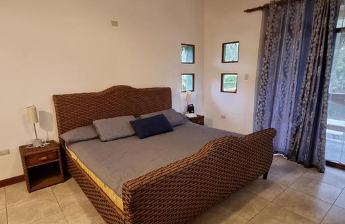 Olon House | Casa vacacional Playa y Campo familiar