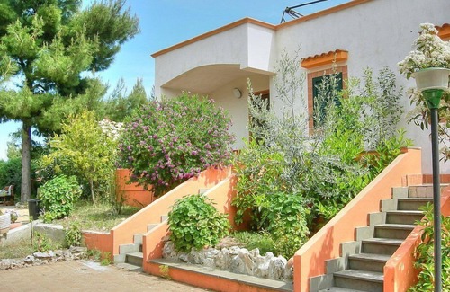 Defensola House | Casa Vea A: A welcoming apartment situated at a short distance from the beach, with Free WI-FI.