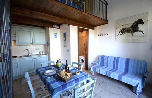 Casalini House | Casa Viola E: A welcoming apartment surrounded by the greenery, with Free WI-FI.