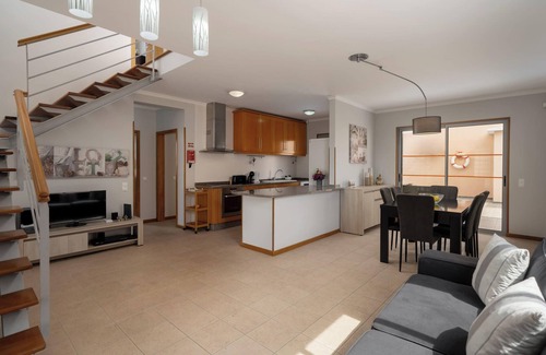 Vila Baleira House | Casa Vista Azul – With Pool, in Porto Santo