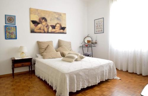 Imperia House | casa vista mare con wifi, AC nelle 4 camere da letto e parcheggio privato