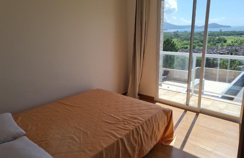 Balneario Copacabana House | Casa Vista pro mar e piscina em caraguatatuba