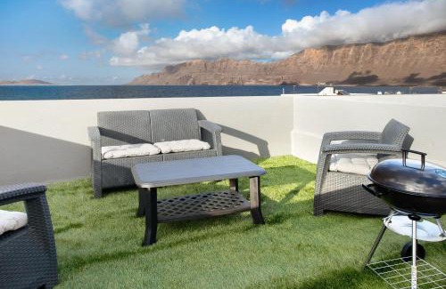 Caleta de Famara House | Casa Vivo