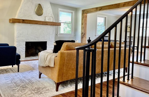 Thornhill House | CasaAzul Restored Retreat- 7min walk to historic Main Street downtown Orange, VA