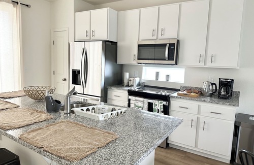 Aurora House | Casablanca Min from Denver Airport & Gaylord Hotel