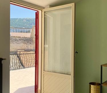 Palazzo Adriano Apartment | Casetta in piazza