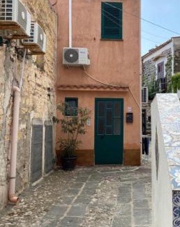 Ustica House | Casetta Milu’