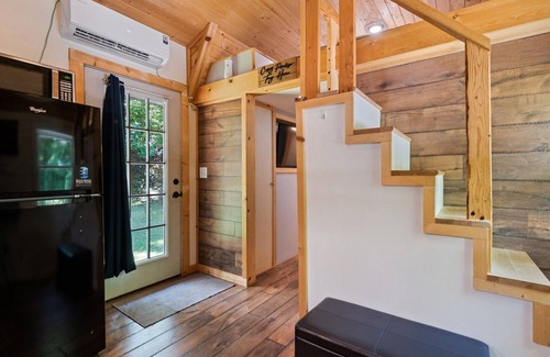 Cullowhee House | Casey Paradise Tiny Home Mountain Retreat near WCU