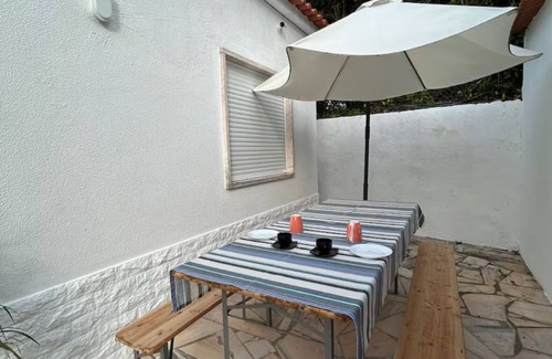 Sintra Cottage | Casinha da Portela - Charming little cottage in lovely Sintra with WiFi and AC
