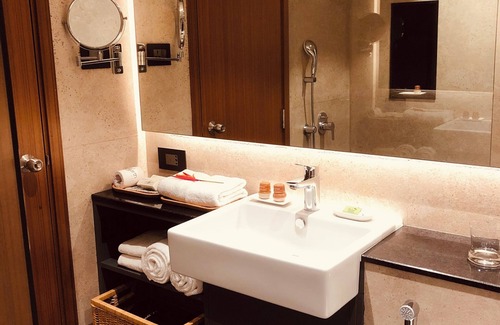 Kochi Hotel | Casino Hotel - Cgh Earth, Cochin