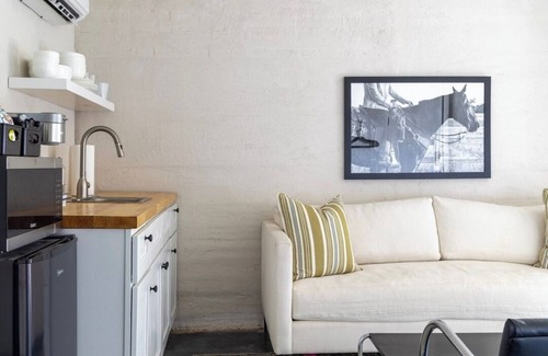 Round Top House | Casita 1 @ The Halles Artisan Venue