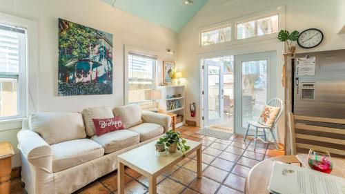 Uptown - Upper Duval House | Casita de Catherine by AvantStay 1 Block to Duval St w Hot Tub