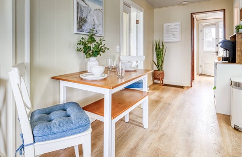 Lincoln City Cottage | Casita Del Mar | Walk to Beach + Game Room Fun
