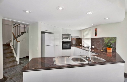 Castaways Beach House | Castaways Beach House, Sunshine Beach and Pet Friendly