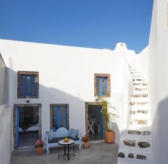 Pyrgos House | Castellana Cycladic House