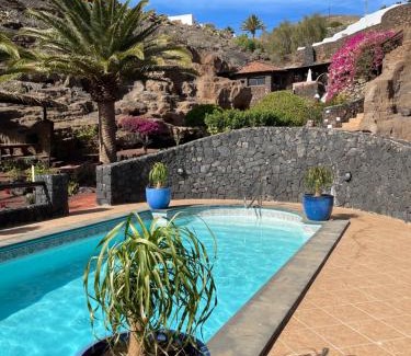 Macher House | Castillo Lanzarote Villa Winni - Luxury Villa - Pet friendly with heated Pool