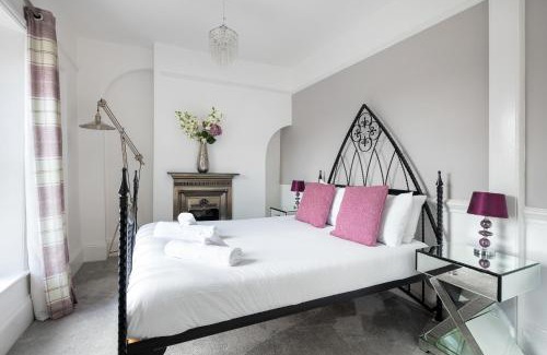 Windsor City Centre Apartment | Castle Properties: The Duchess, 3 Bed Family cottage