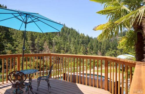 Redwood Valley House | Castle retreat get-away