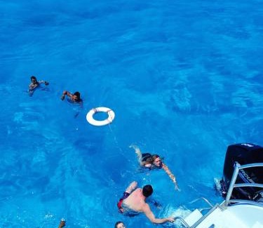 La Isla Boat Rental | Catamaran Fragata Cancun