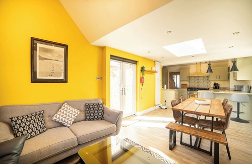 Worth Cottage | Caters for up to 8 guests in Worth village situated between Sandwich & Deal Kent